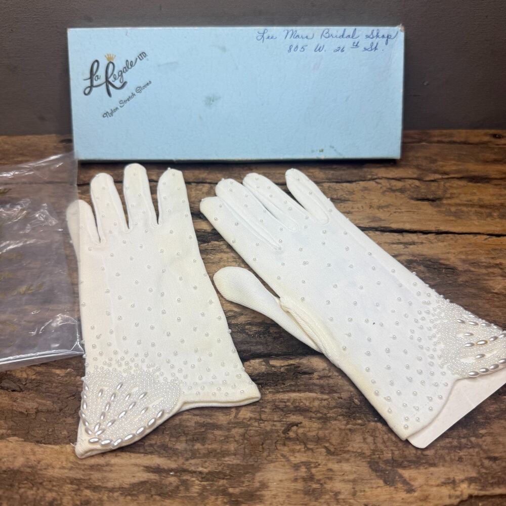 Vintage La Regale Ivory Pearl Beaded Nylon Stretch Gloves Original Box